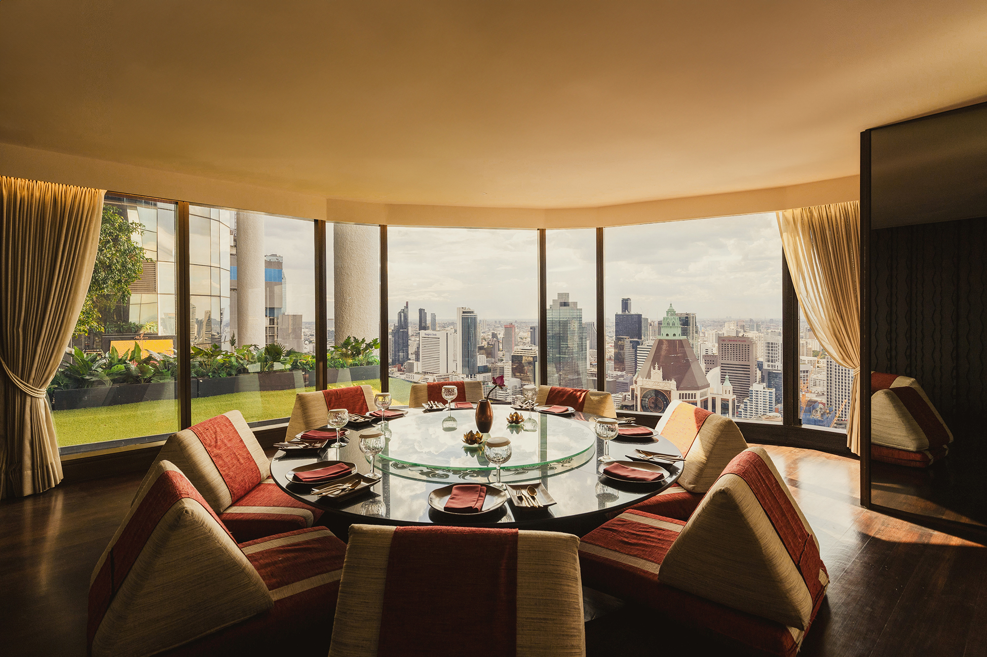 Saffron: Thai Dining Style